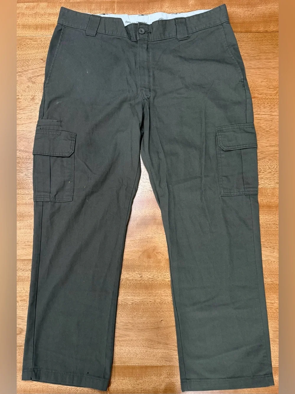 Dickies - FLEX Regular Straight Men’s Cargo Pants | Moss Green | Size 38 x 30